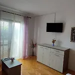 شقة Barcarola