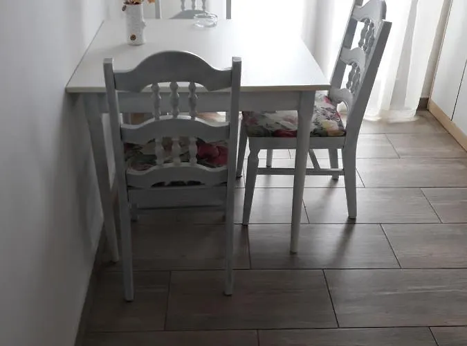 Barcarola Daire Pag Town