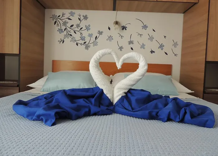 Barcarola Daire Pag Town